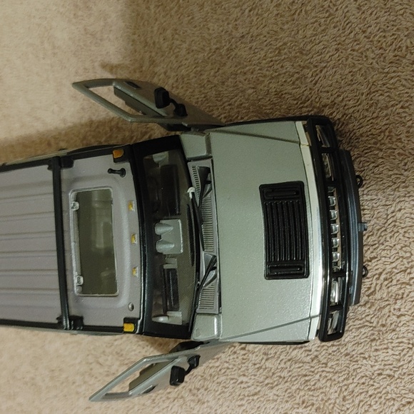 ⚫ Maisto Hummer - Picture 5 of 9